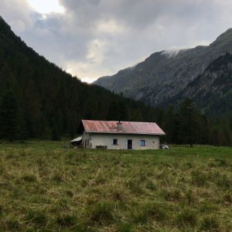 lesa-unsere-milchbauern-val-bever-bauernhof-teaser